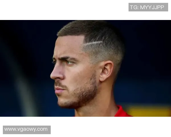 足球明星女球员半边发型时尚潮流解析与图片展示